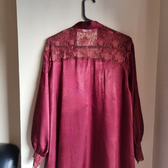 Montagut Women Silk Kimono. - Picture 6 of 10